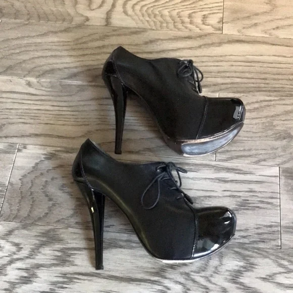 COPY - Stuart Weitzman Vintage Y2K Lace-Up Heels | Size 7.5 - Picture 7 of 14